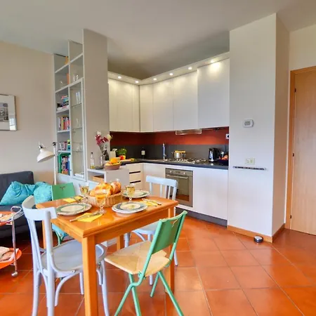 2-bedroom Lakeview Bella Gaeta Lejlighed San Siro (Lombardy)