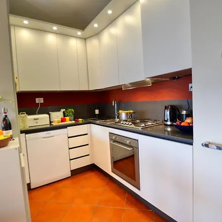Appartement 2-bedroom Lakeview Bella Gaeta