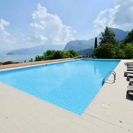 Appartement 2-bedroom Lakeview Bella Gaeta