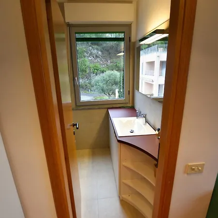 2-bedroom Lakeview Bella Gaeta